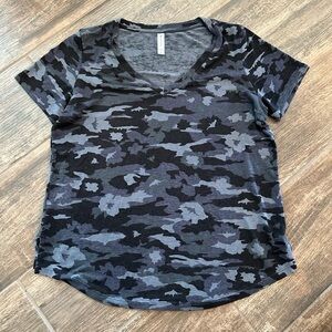NWOT Athleta Camo Tee Size Medium